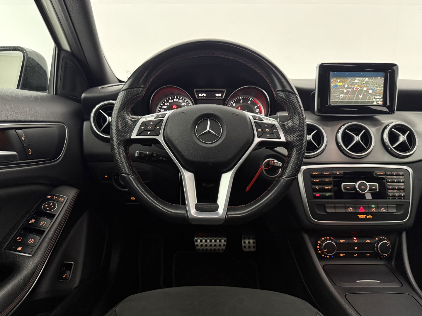 Mercedes-Benz GLA 200 AMG | 157PK | Pano | LED | Airco | Cruise | Navi | Parkeersens. | NAP