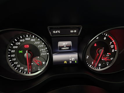 Mercedes-Benz GLA 200 AMG | 157PK | Panoramadak | LED | Airco | Cruise | Navigatie | Parkeersens. | 19''LMV