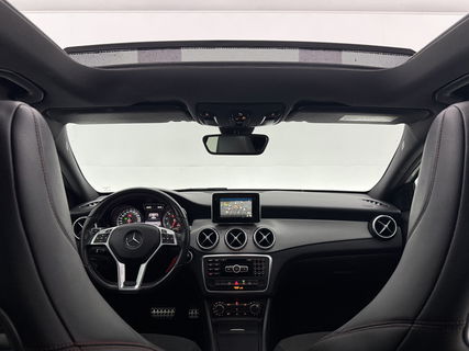 Mercedes-Benz GLA 200 AMG | 157PK | Panoramadak | LED | Airco | Cruise | Navigatie | Parkeersens. | 19''LMV