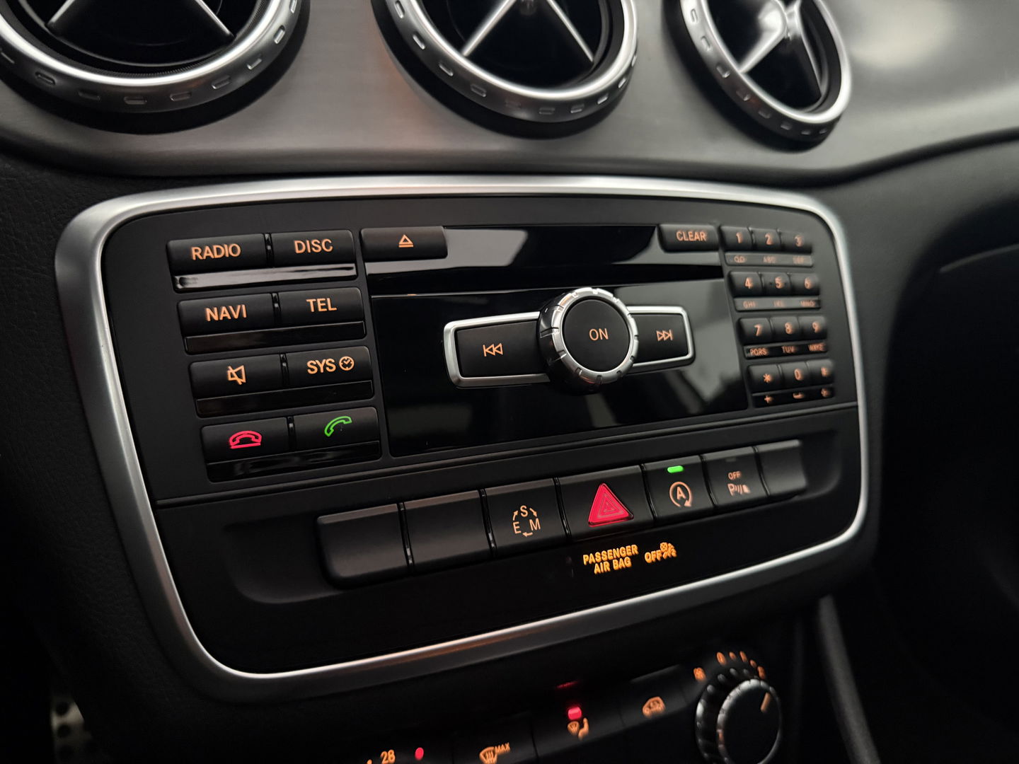 Mercedes-Benz GLA 200 AMG | 157PK | Pano | LED | Airco | Cruise | Navi | Parkeersens. | NAP