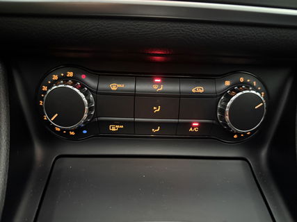 Mercedes-Benz GLA 200 AMG | 157PK | Panoramadak | LED | Airco | Cruise | Navigatie | Parkeersens. | 19''LMV