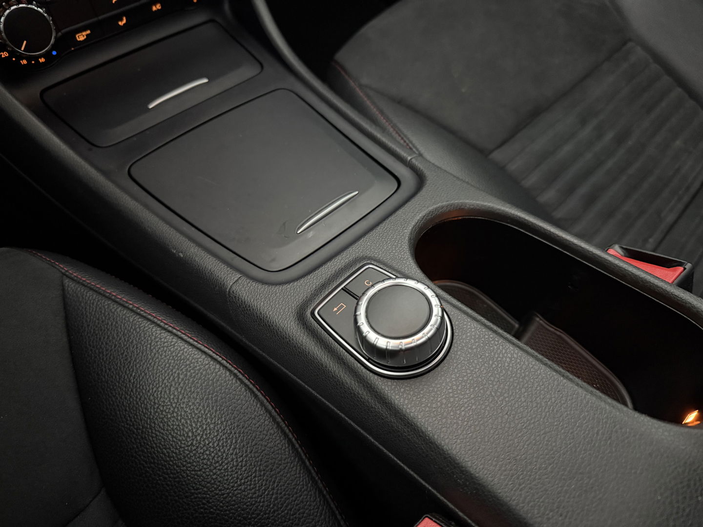 Mercedes-Benz GLA 200 AMG | 157PK | Pano | LED | Airco | Cruise | Navi | Parkeersens. | NAP