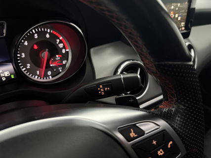 Mercedes-Benz GLA 200 AMG | 157PK | Panoramadak | LED | Airco | Cruise | Navigatie | Parkeersens. | 19''LMV