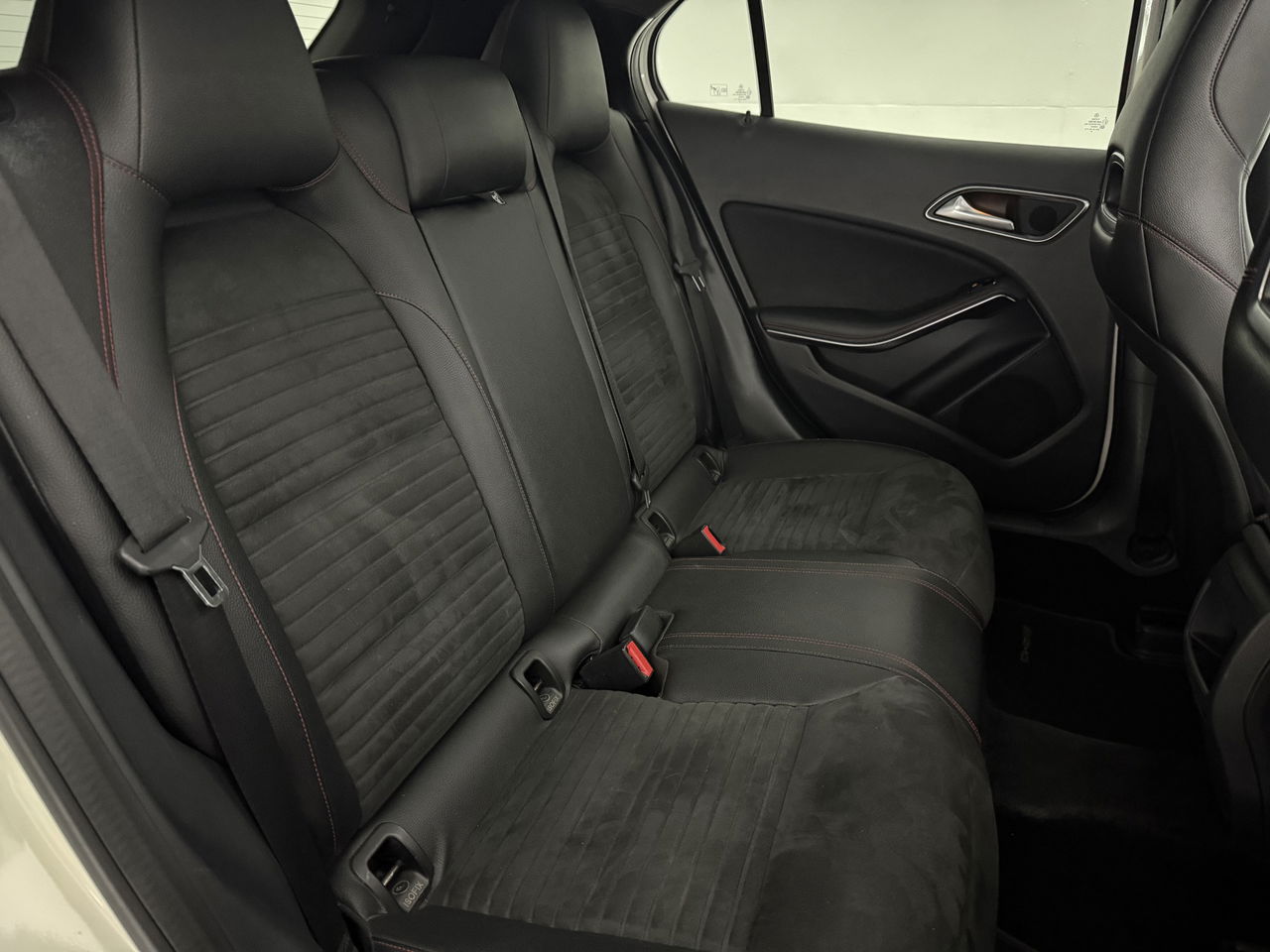 Mercedes-Benz GLA 200 AMG | 157PK | Panoramadak | LED | Airco | Cruise | Navigatie | Parkeersens. | 19''LMV