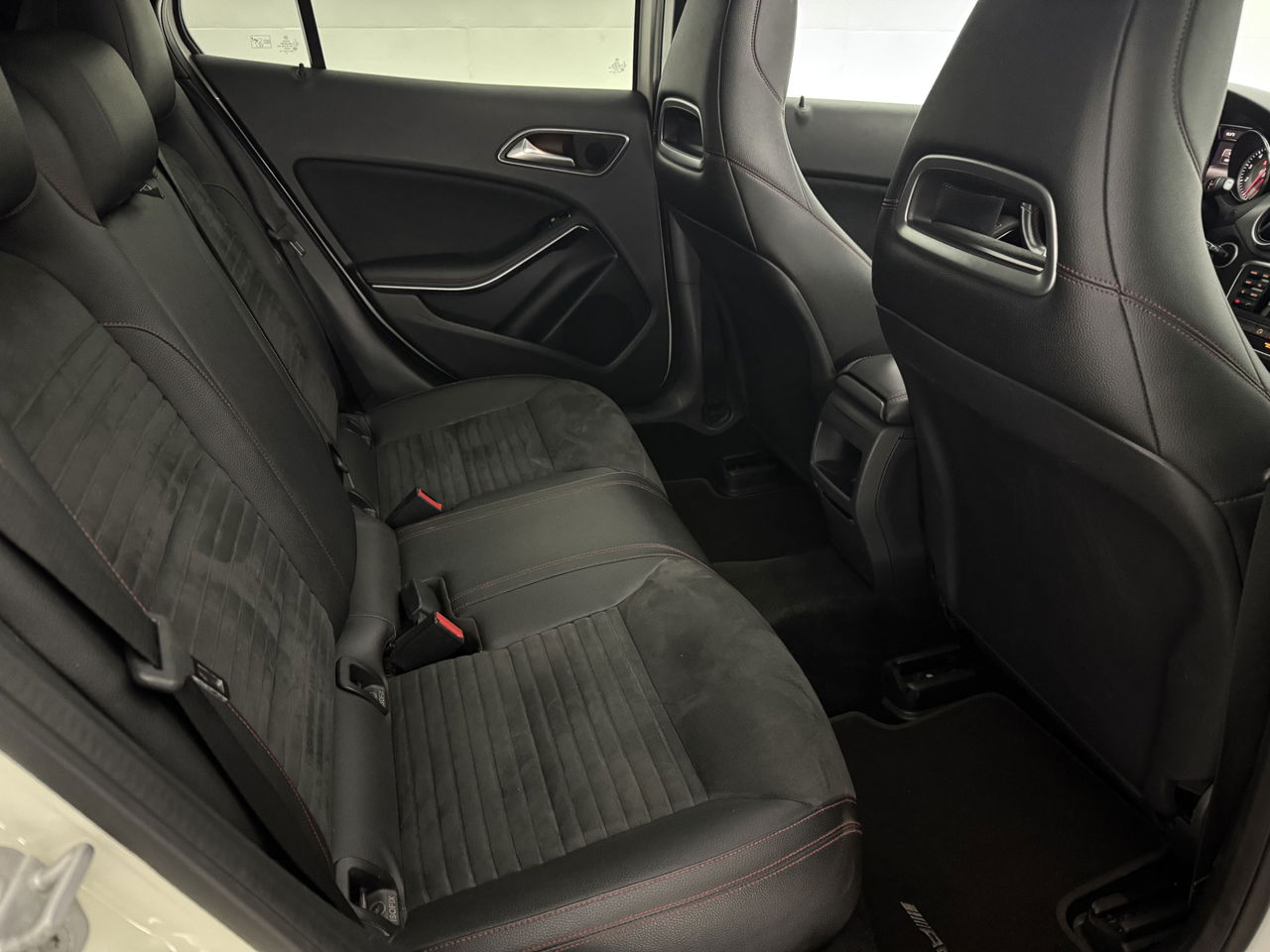 Mercedes-Benz GLA 200 AMG | 157PK | Panoramadak | LED | Airco | Cruise | Navigatie | Parkeersens. | 19''LMV