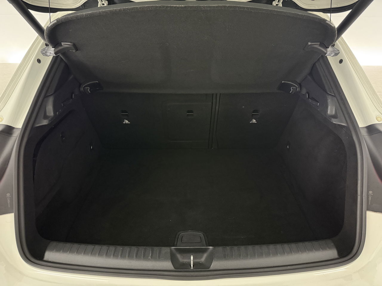Mercedes-Benz GLA 200 AMG | 157PK | Panoramadak | LED | Airco | Cruise | Navigatie | Parkeersens. | 19''LMV