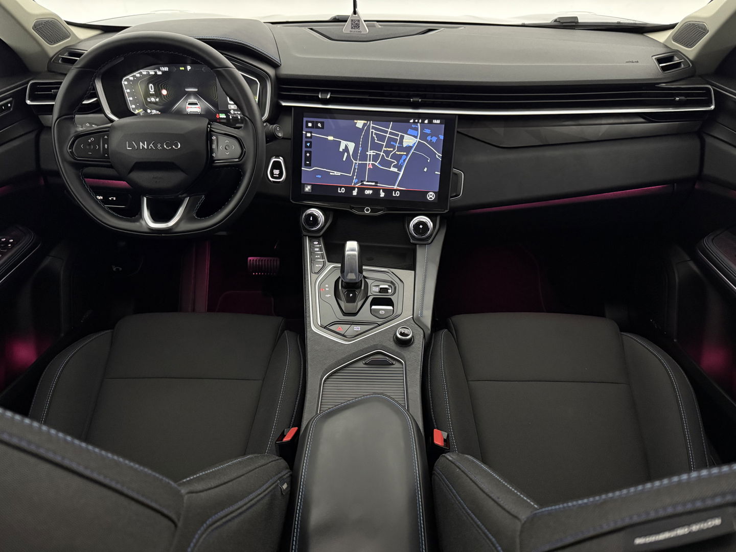 Lynk Co 01 1.5 262PK | Pano l LED l Sfeerverl. l 360° l Memory l Virtual l Carplay l Navi l Parkeersens.