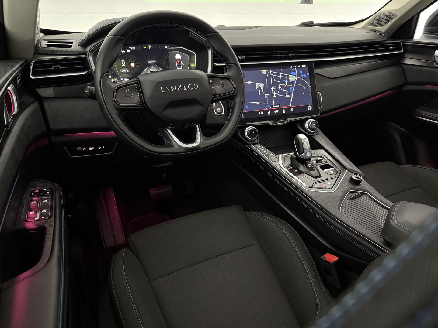 Lynk Co 01 1.5 262PK | Pano l LED l Sfeerverl. l 360° l Memory l Virtual l Carplay l Navi l Parkeersens.