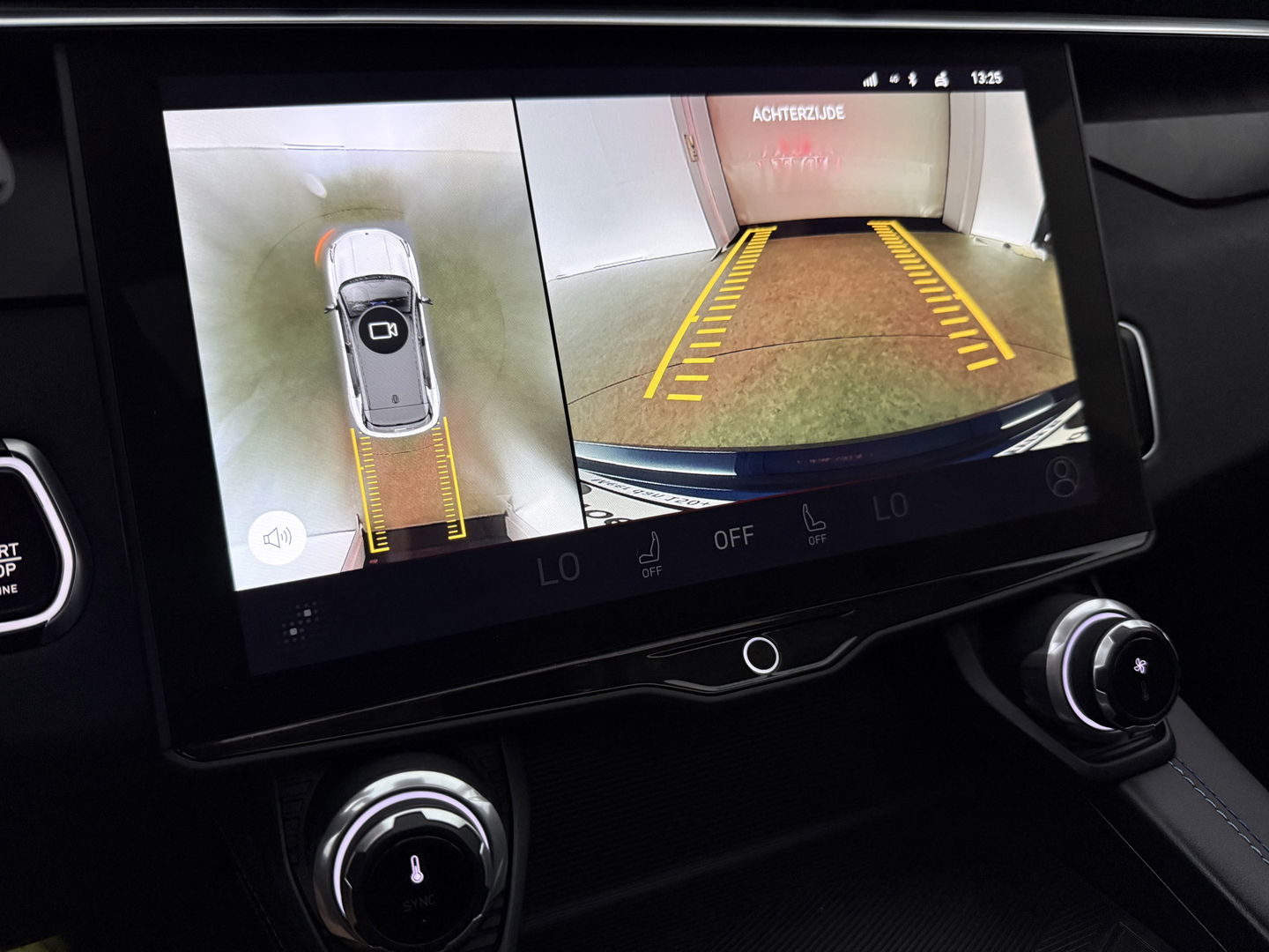 Lynk Co 01 1.5 262PK | Pano l LED l Sfeerverl. l 360° l Memory l Virtual l Carplay l Navi l Parkeersens.