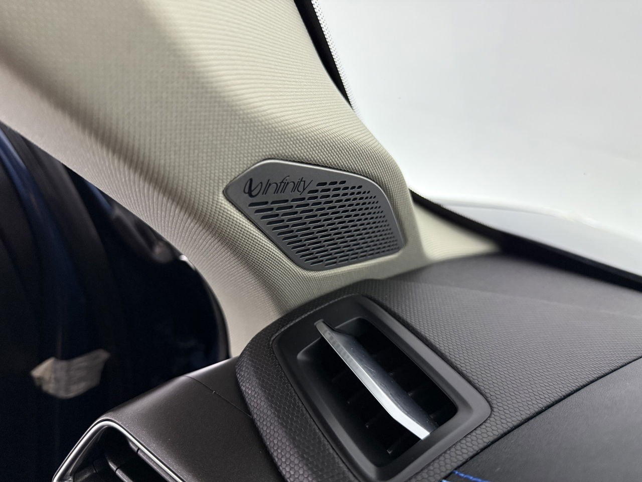 Lynk Co 01 1.5 262PK Pano LED Sfeer 360Camera Memory ACC Virtual Carplay Clima Navi PDC 20"LMV