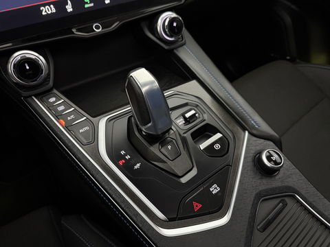 Lynk Co 01 1.5 262PK | Pano l LED l Sfeerverl. l 360° l Memory l Virtual l Carplay l Navi l Parkeersens.