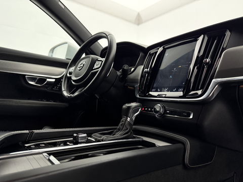 Volvo V90 2.0 T4 190PK R-Design | LED | H/K | Memory | Stoelverw. | Camera | Carplay | Dodehoek | NAP | Trekh.