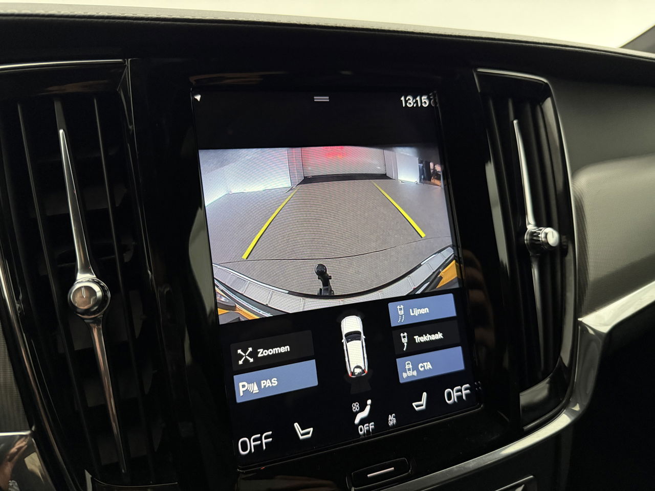 Volvo V90 2.0 T4 190PK R-Design | LED | Harman/Kardon | Trekhaak | Camera | Memory seats | Carplay | 20"LMV