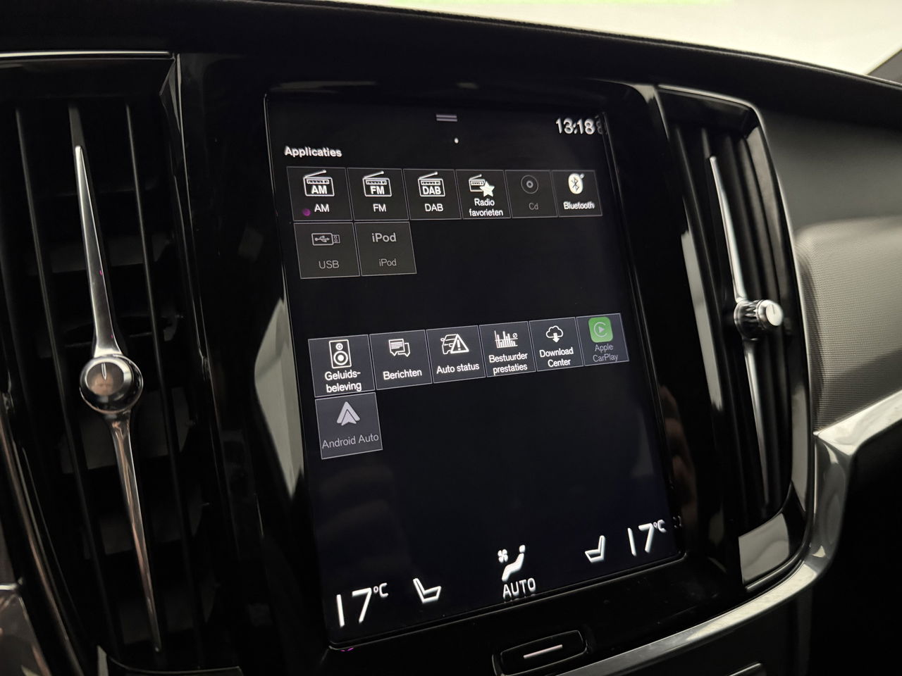 Volvo V90 2.0 T4 190PK R-Design | LED | Harman/Kardon | Trekhaak | Camera | Memory seats | Carplay | 20"LMV