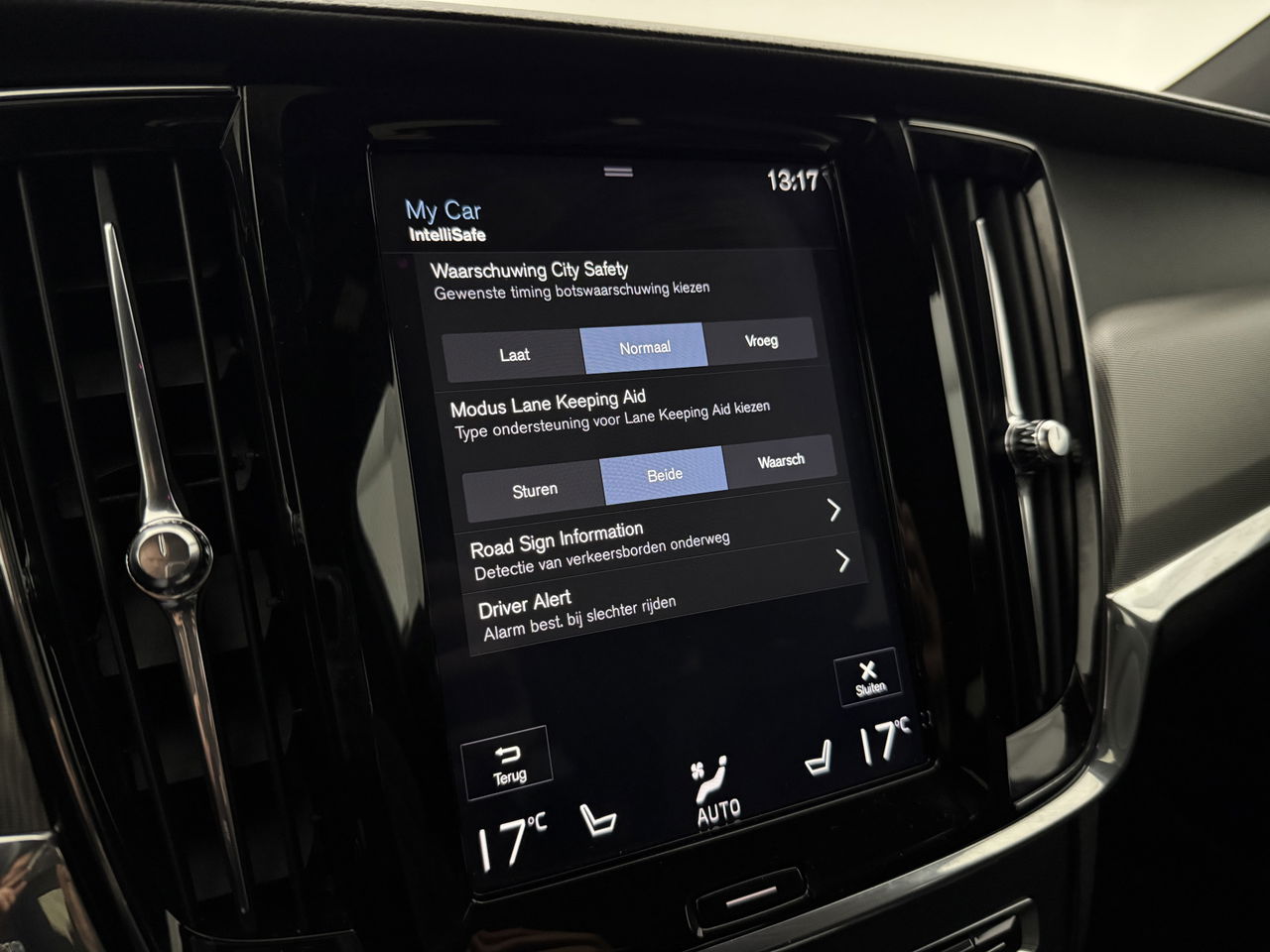 Volvo V90 2.0 T4 190PK R-Design | LED | Harman/Kardon | Trekhaak | Camera | Memory seats | Carplay | 20"LMV