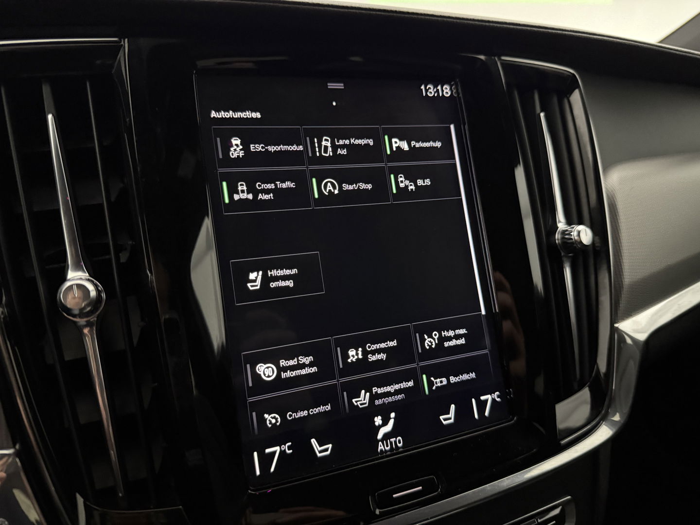 Volvo V90 2.0 T4 190PK R-Design | LED | H/K | Memory | Stoelverw. | Camera | Carplay | Dodehoek | NAP | Trekh.