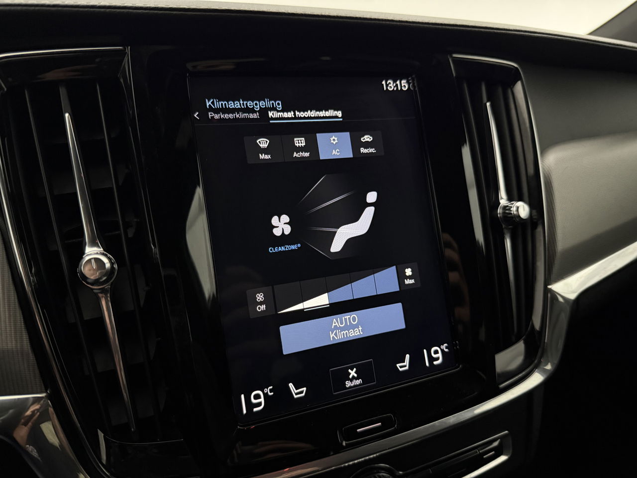Volvo V90 2.0 T4 190PK R-Design | LED | Harman/Kardon | Trekhaak | Camera | Memory seats | Carplay | 20"LMV