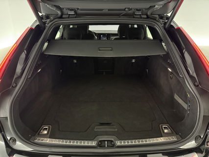 Volvo V90 2.0 T4 190PK R-Design | LED | Harman/Kardon | Trekhaak | Camera | Memory seats | Carplay | 20"LMV