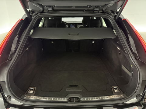Volvo V90 2.0 T4 190PK R-Design | LED | H/K | Memory | Stoelverw. | Camera | Carplay | Dodehoek | NAP | Trekh.