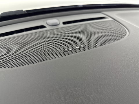 Volvo XC40 1.5 T4 Recharge R-Design | Pano | H&K | LED | Memory | Virtual | Stuur/Stoelverw l Camera | Carplay