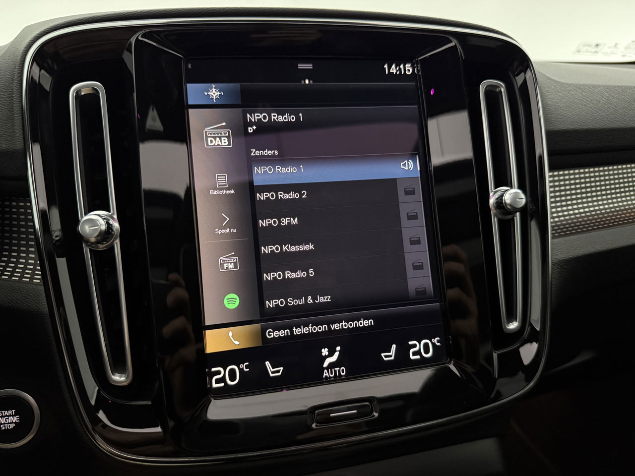 Volvo XC40 1.5 T4 Recharge R-Design | Panoramadak | Harman/Kardon | LED | Memory Seats | Virtual Cockpit | Camera | Carplay