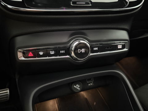 Volvo XC40 1.5 T4 Recharge R-Design | Pano | H&K | LED | Memory | Virtual | Stuur/Stoelverw l Camera | Carplay