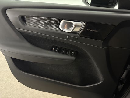 Volvo XC40 1.5 T4 Recharge R-Design | Panoramadak | Harman/Kardon | LED | Memory Seats | Virtual Cockpit | Camera | Carplay