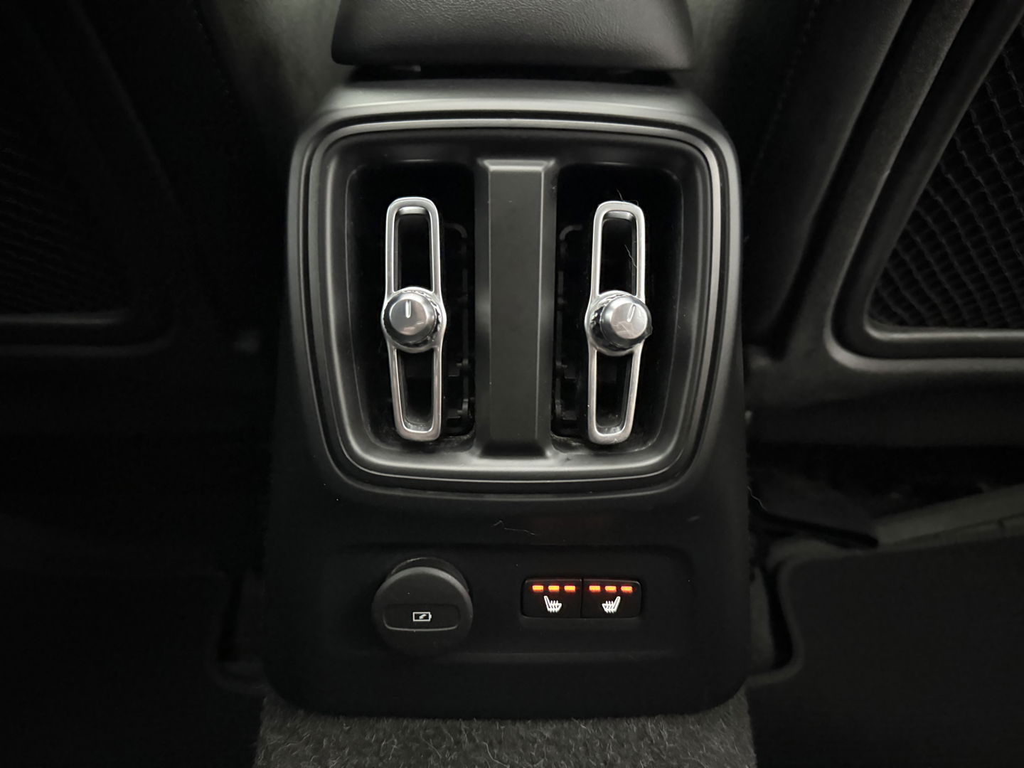 Volvo XC40 1.5 T4 Recharge R-Design | Pano | H&K | LED | Memory | Virtual | Stuur/Stoelverw l Camera | Carplay
