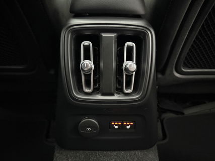 Volvo XC40 1.5 T4 Recharge R-Design | Panoramadak | Harman/Kardon | LED | Memory Seats | Virtual Cockpit | Camera | Carplay