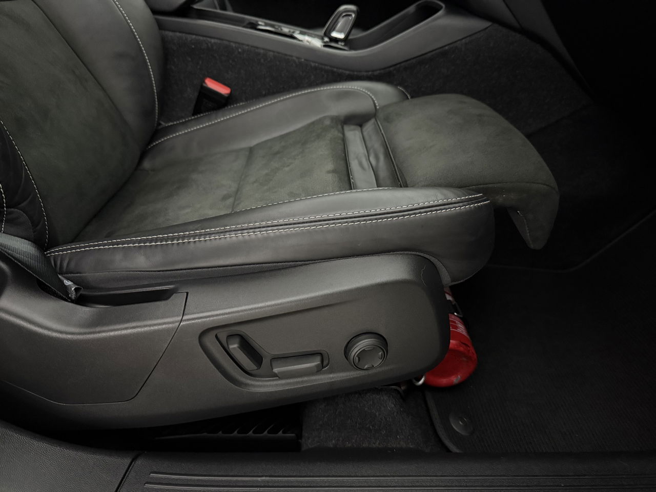 Volvo XC40 1.5 T4 Recharge R-Design | Panoramadak | Harman/Kardon | LED | Memory Seats | Virtual Cockpit | Camera | Carplay