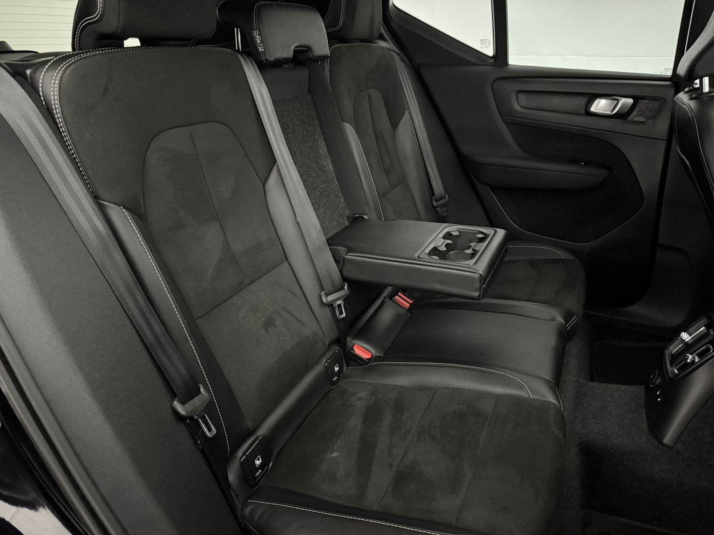 Volvo XC40 1.5 T4 Recharge R-Design | Pano | H&K | LED | Memory | Virtual | Stuur/Stoelverw l Camera | Carplay