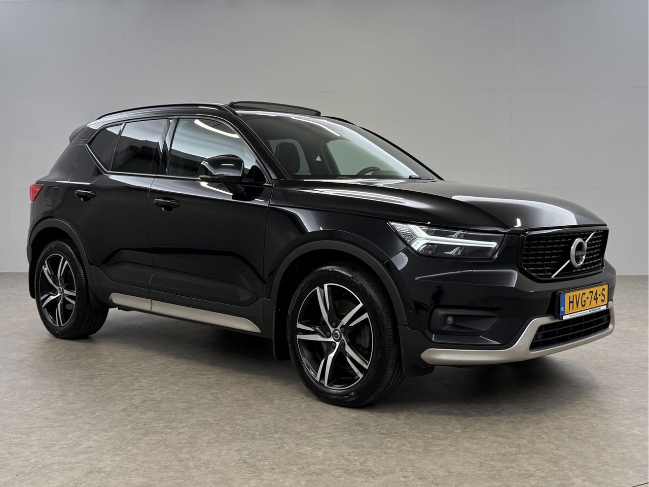 Volvo XC40 1.5 T4 Recharge R-Design | Panoramadak | Harman/Kardon | LED | Memory Seats | Virtual Cockpit | Camera | Carplay