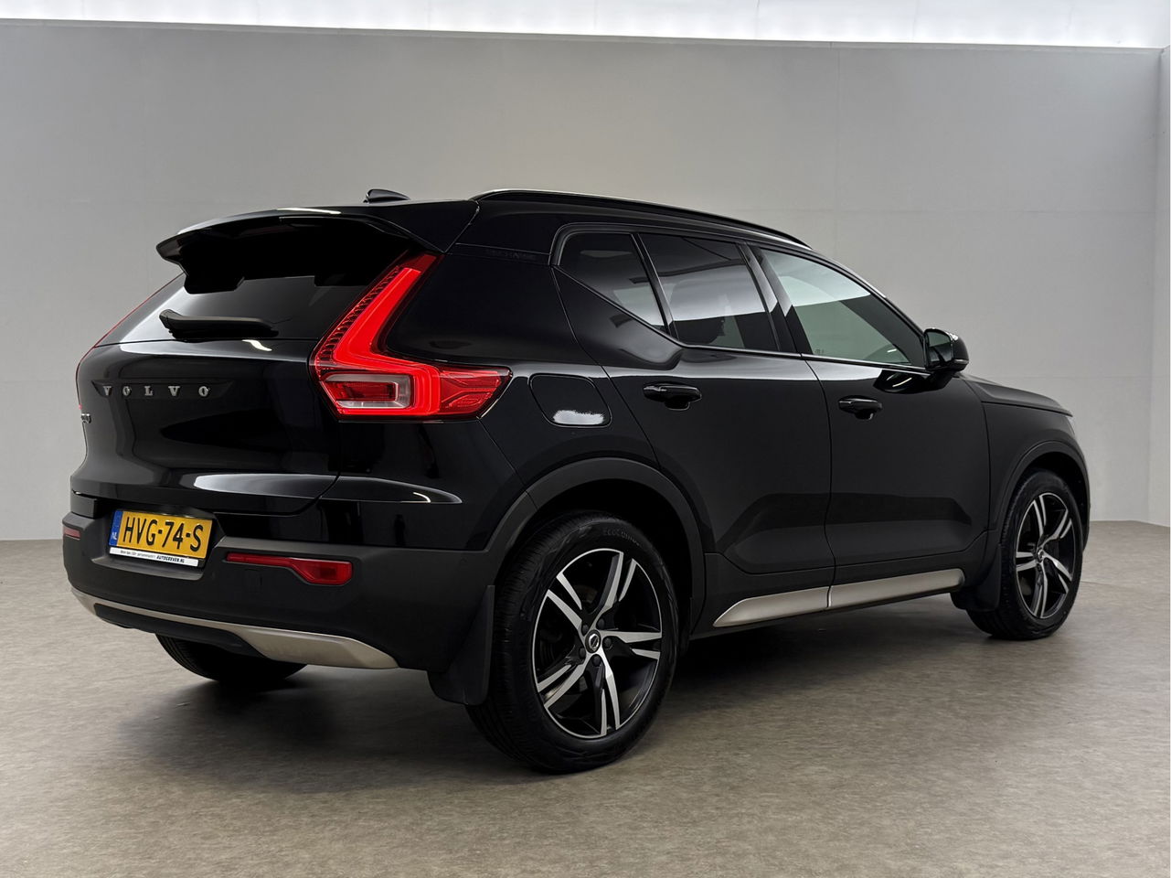 Volvo XC40 1.5 T4 Recharge R-Design | Panoramadak | Harman/Kardon | LED | Memory Seats | Virtual Cockpit | Camera | Carplay