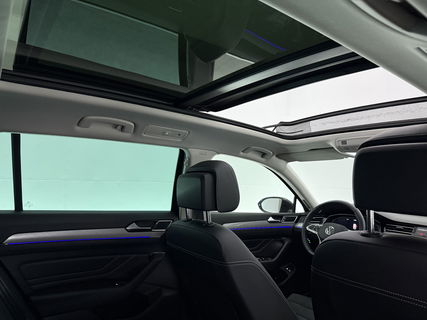 Volkswagen Passat Variant 1.4 TSI PHEV GTE | 231PK | Panoramadak | LED | Sfeerverl. | Trekhaak | Camera | Virtual Cockpit | Carplay