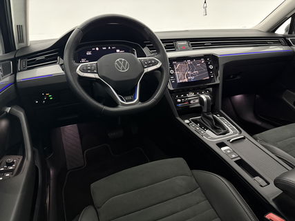 Volkswagen Passat Variant 1.4 TSI PHEV GTE | 231PK | Panoramadak | LED | Sfeerverl. | Trekhaak | Camera | Virtual Cockpit | Carplay