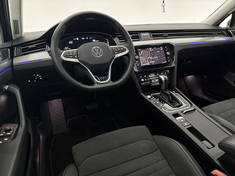 Volkswagen Passat Variant 1.4 TSI PHEV GTE | 231PK | Pano l | LED | Sfeerverl. | Trekh. | Camera | Virtual | Adaptive Cruise | Carplay l Stoelverw.