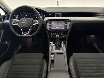 Volkswagen Passat Variant 1.4 TSI PHEV GTE | 231PK | Panoramadak | LED | Sfeerverl. | Trekhaak | Camera | Virtual Cockpit | Carplay