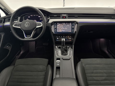 Volkswagen Passat Variant 1.4 TSI PHEV GTE | 231PK | Pano l | LED | Sfeerverl. | Trekh. | Camera | Virtual | Adaptive Cruise | Carplay l Stoelverw.
