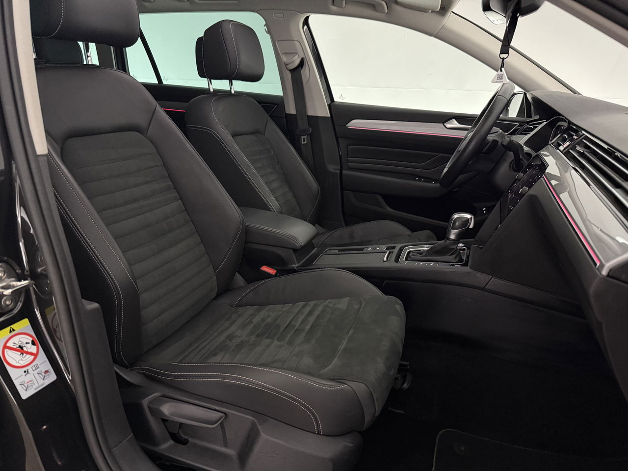 Volkswagen Passat Variant 1.4 TSI PHEV GTE | 231PK | Panoramadak | LED | Sfeerverl. | Trekhaak | Camera | Virtual Cockpit | Carplay
