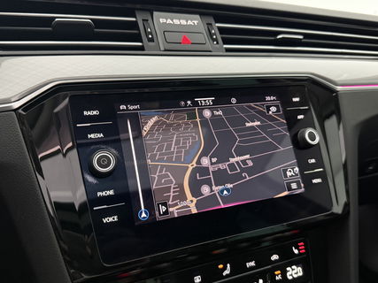 Volkswagen Passat Variant 1.4 TSI PHEV GTE | 231PK | Panoramadak | LED | Sfeerverl. | Trekhaak | Camera | Virtual Cockpit | Carplay