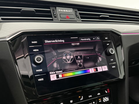 Volkswagen Passat Variant 1.4 TSI PHEV GTE | 231PK | Pano l | LED | Sfeerverl. | Trekh. | Camera | Virtual | Adaptive Cruise | Carplay l Stoelverw.