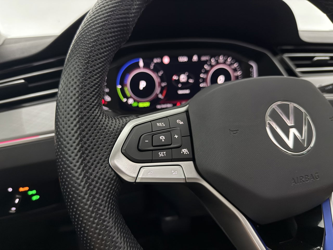 Volkswagen Passat Variant 1.4 TSI PHEV GTE | 231PK | Panoramadak | LED | Sfeerverl. | Trekhaak | Camera | Virtual Cockpit | Carplay
