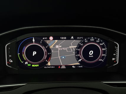 Volkswagen Passat Variant 1.4 TSI PHEV GTE | 231PK | Panoramadak | LED | Sfeerverl. | Trekhaak | Camera | Virtual Cockpit | Carplay