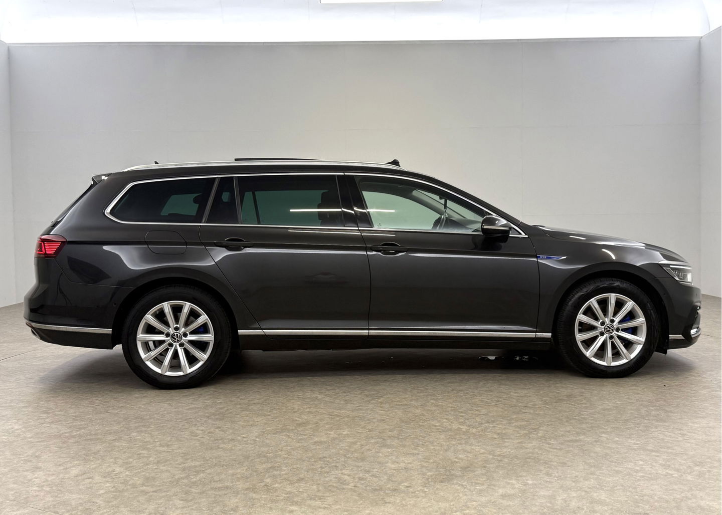 Volkswagen Passat Variant 1.4 TSI PHEV GTE | 231PK | Pano l | LED | Sfeerverl. | Trekh. | Camera | Virtual | Adaptive Cruise | Carplay l Stoelverw.