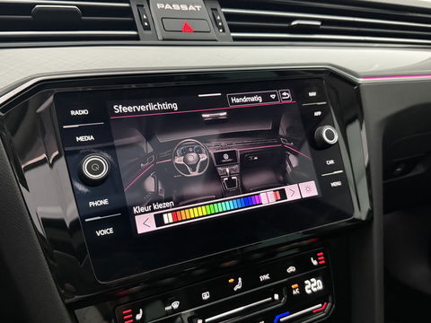 Volkswagen Passat Variant 1.4 TSI PHEV GTE | 231PK | Pano l | LED | Sfeerverl. | Trekh. | Camera | Virtual | Adaptive Cruise | Carplay l Stoelverw.