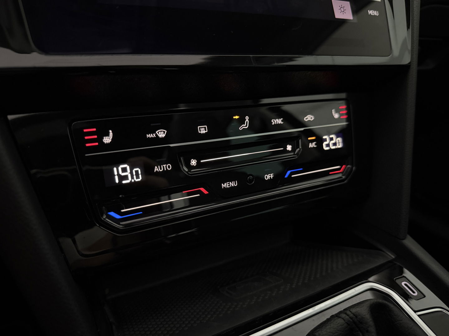 Volkswagen Passat Variant 1.4 TSI PHEV GTE | 231PK | Pano l | LED | Sfeerverl. | Trekh. | Camera | Virtual | Adaptive Cruise | Carplay l Stoelverw.