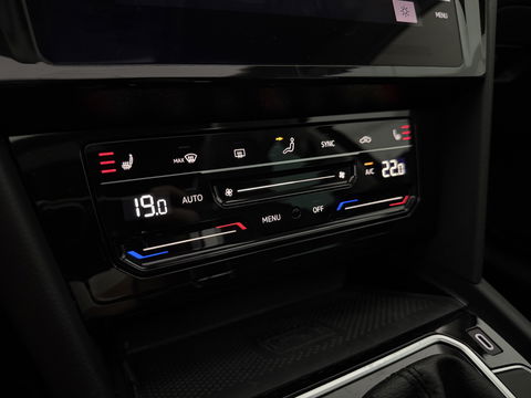 Volkswagen Passat Variant 1.4 TSI PHEV GTE | 231PK | Pano l | LED | Sfeerverl. | Trekh. | Camera | Virtual | Adaptive Cruise | Carplay l Stoelverw.