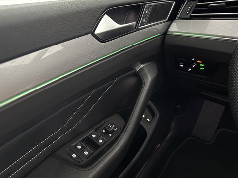 Volkswagen Passat Variant 1.4 TSI PHEV GTE | 231PK | Pano l | LED | Sfeerverl. | Trekh. | Camera | Virtual | Adaptive Cruise | Carplay l Stoelverw.