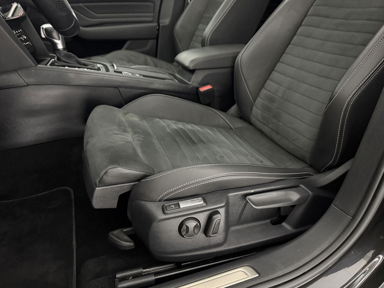 Volkswagen Passat Variant 1.4 TSI PHEV GTE | 231PK | Panoramadak | LED | Sfeerverl. | Trekhaak | Camera | Virtual Cockpit | Carplay