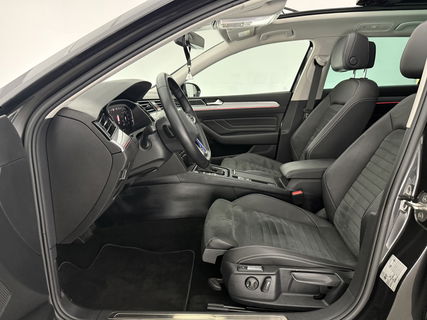 Volkswagen Passat Variant 1.4 TSI PHEV GTE | 231PK | Panoramadak | LED | Sfeerverl. | Trekhaak | Camera | Virtual Cockpit | Carplay